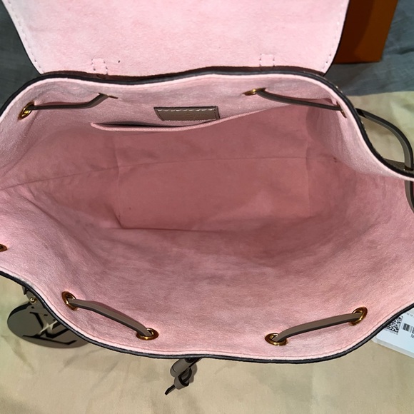 Louis Vuitton Montsouris Backpack - Picture 3 of 12